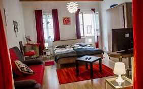 Rooms And Apartment Veral-Ka